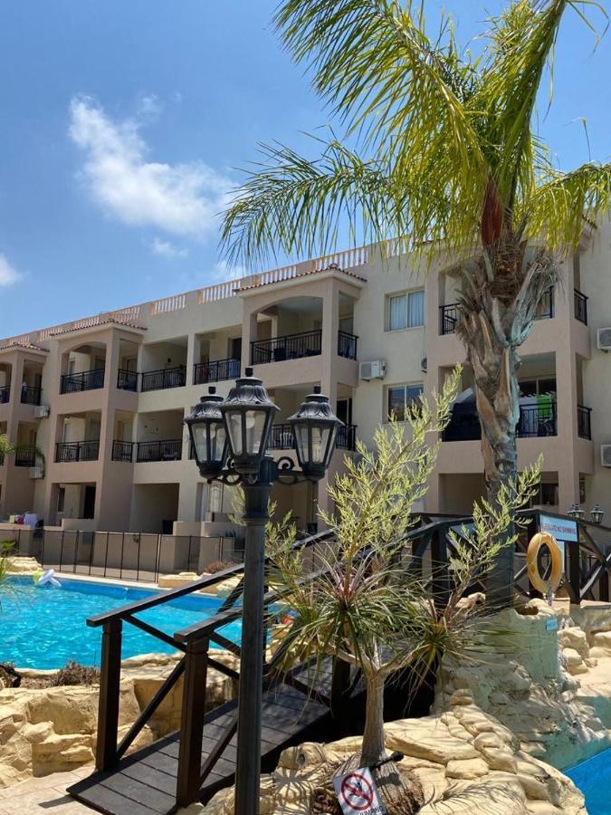 Royal Seacrest Residence Paphos Exterior photo